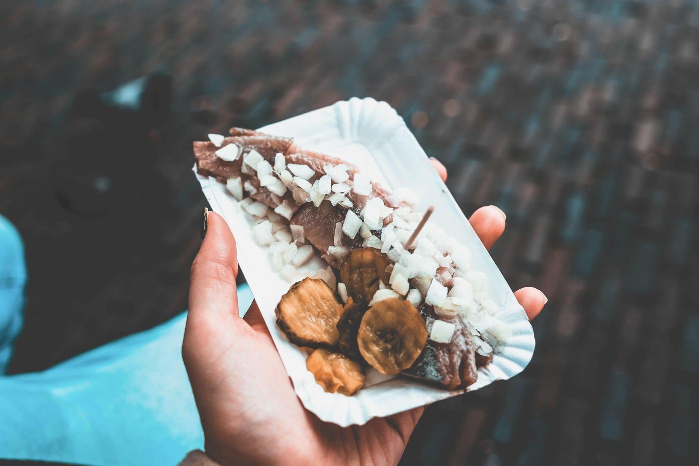 Herring_portion_in_Amsterdam