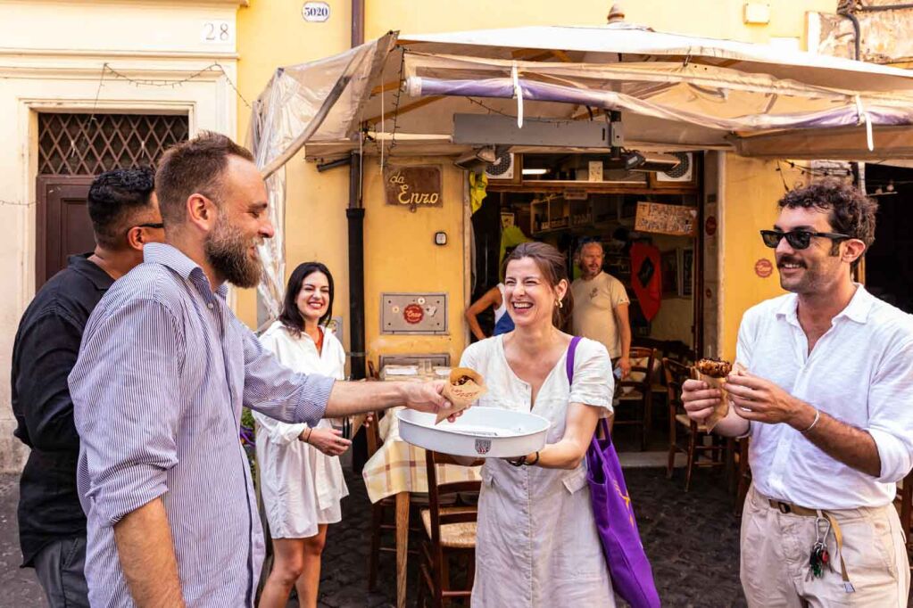 Snack_handout_at_Da_Enzo_29_Rome