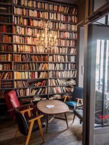 merci_used_book_café_paris