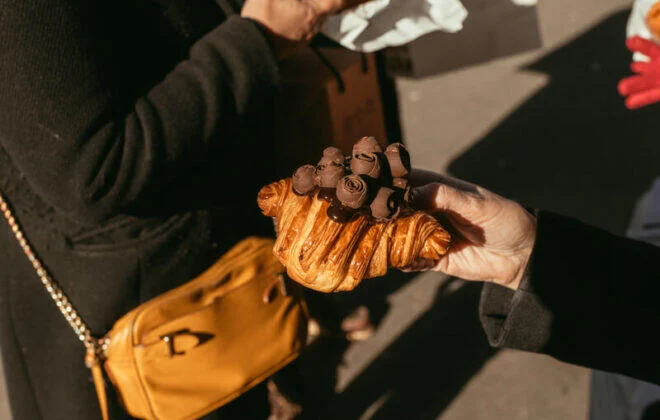 A Morning in Paris Food Tour: Croissants, Baguettes & Chocolate 
