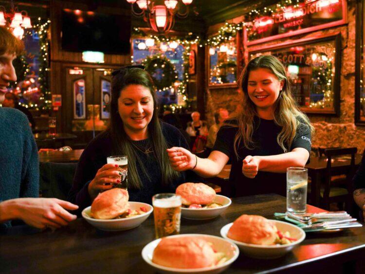 Eating Edinburgh: Old Town Food & Drinks Tour