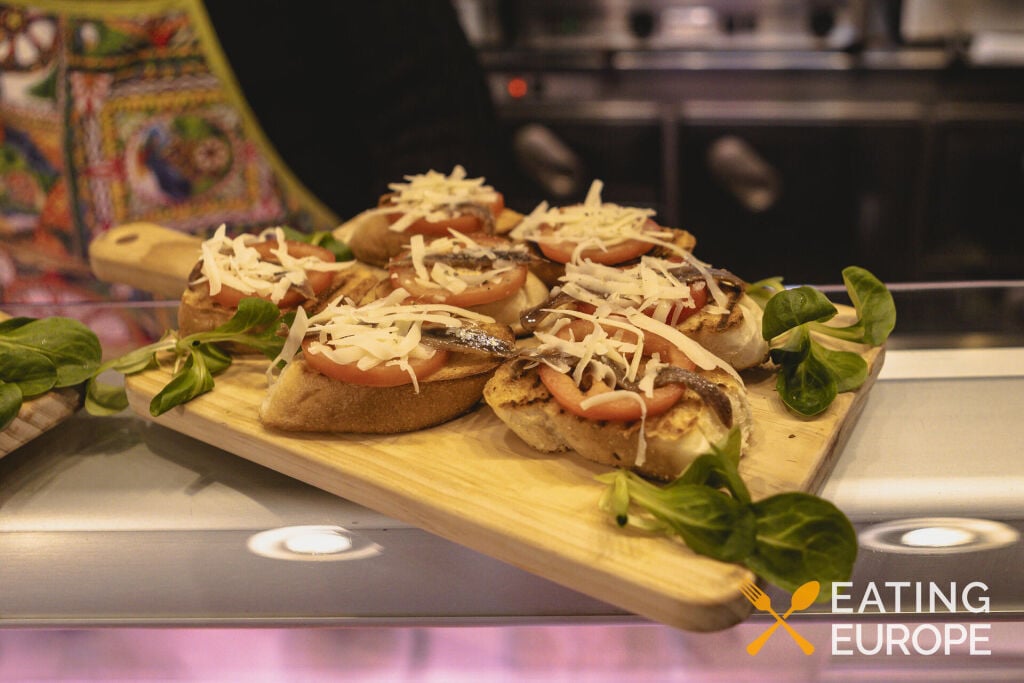 Evening Food & Wine Tour8