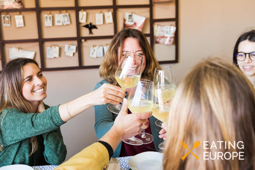 Porto Wine & Dine Port Wine Cave and Food Tour4