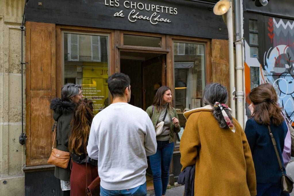 Eating_Europe_tour_group_outside_of_Choupettes_de_ChouChou_Paris