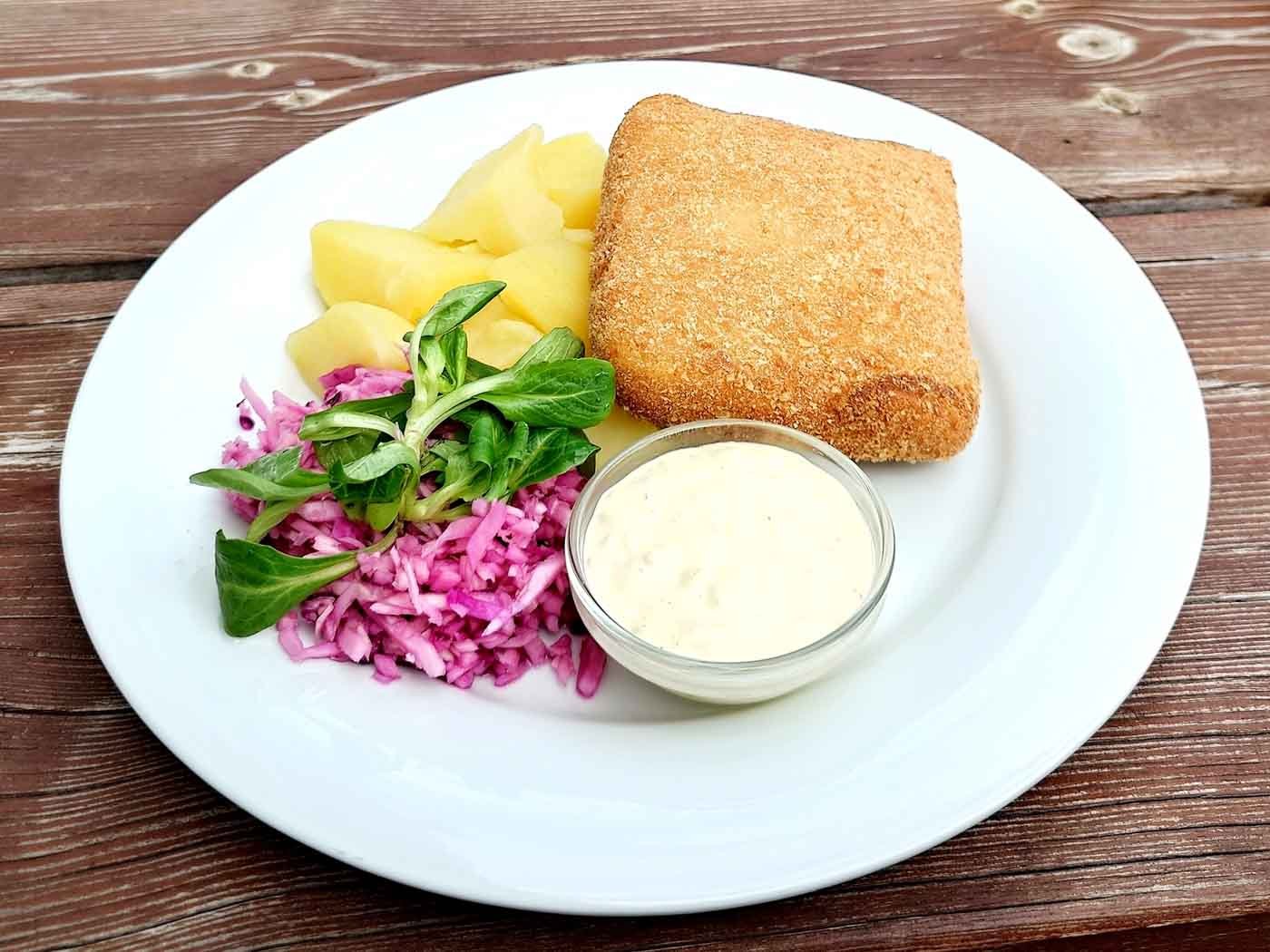 Plate_of_Smazeny_Syr_Prague