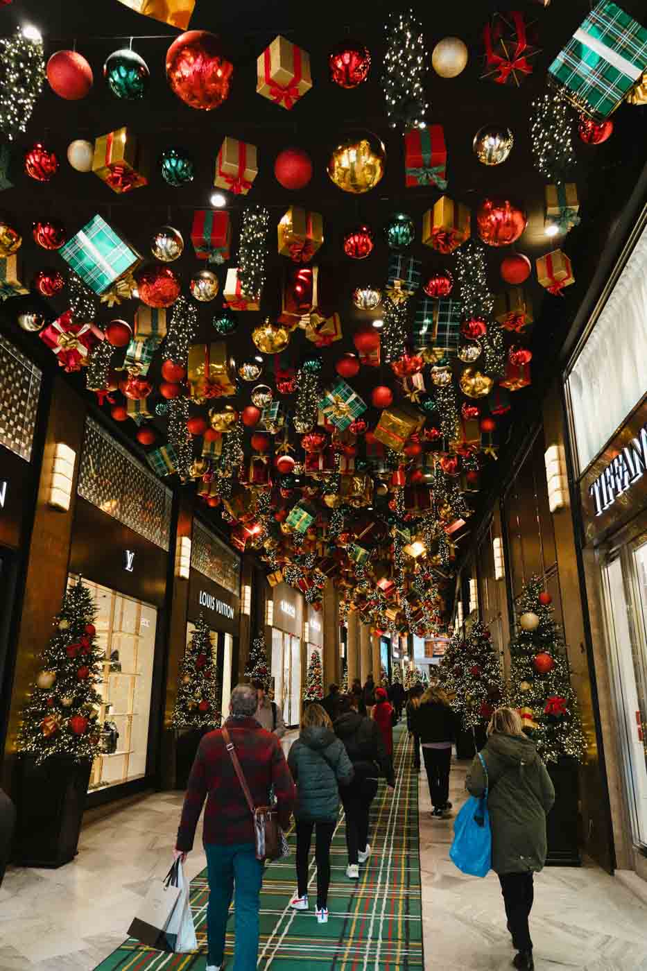 Street_at_Christmas_in_Bologna