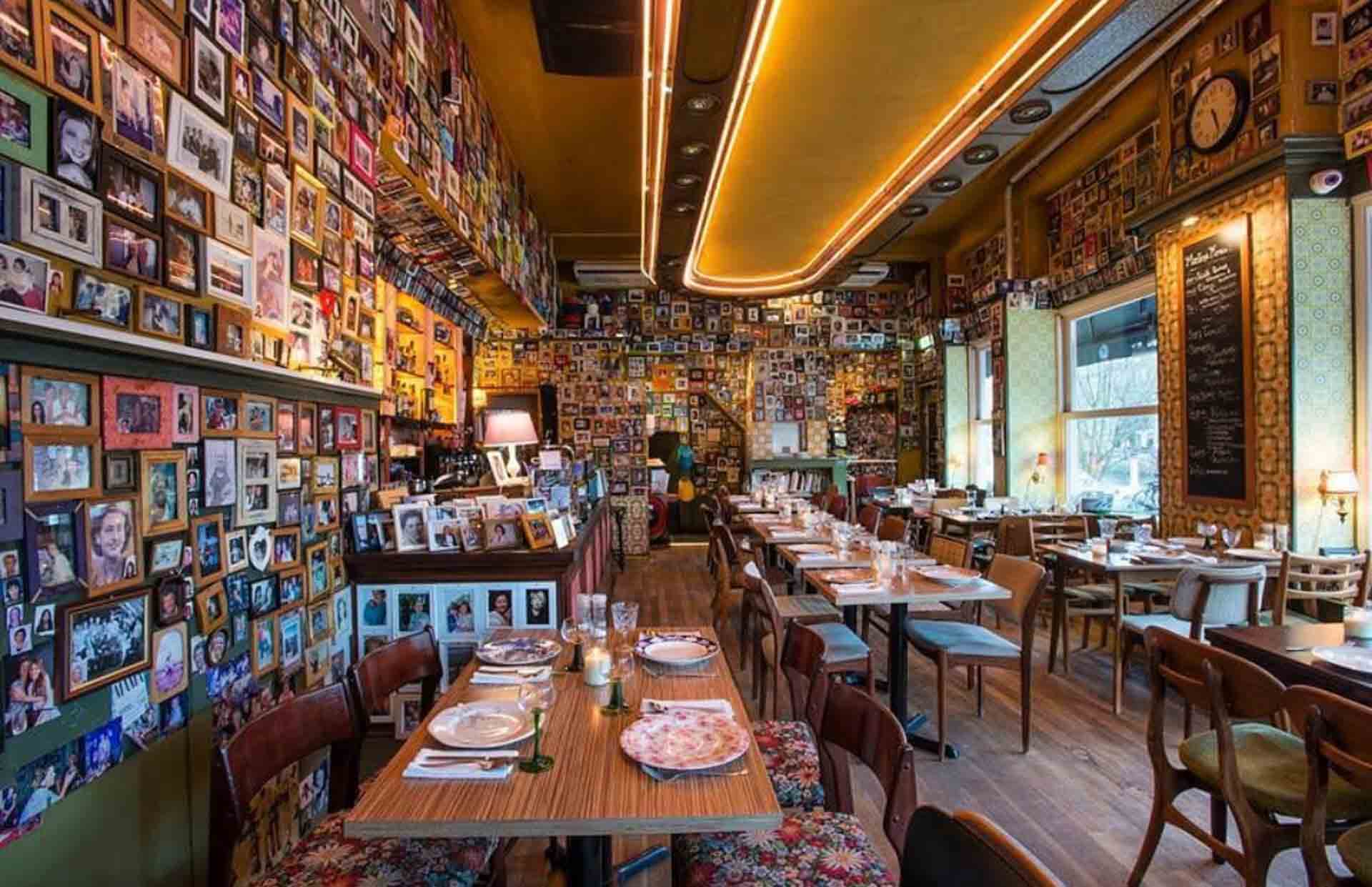 Moeders_meaning_Amsterdam